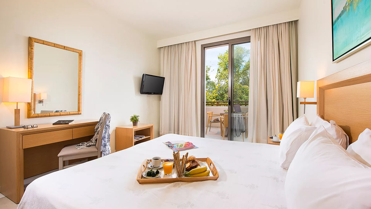 Deluxe Family Suite Garden View